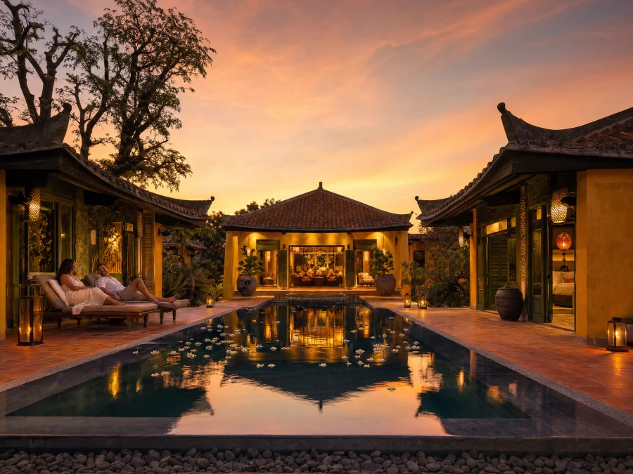 Hồ bơi tràn viền hoàng hôn — biệt thự hoàn thiện
